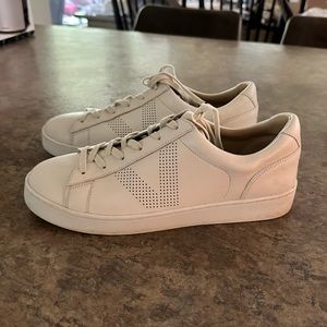Vionic White Leather Sneakers